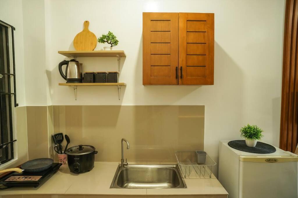 Cozy Loftbed Wi-Fi & Netflix Along Ligao Natl Road Unit 309 Apartment Ngoại thất bức ảnh