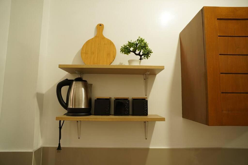 Cozy Loftbed Wi-Fi & Netflix Along Ligao Natl Road Unit 309 Apartment Ngoại thất bức ảnh