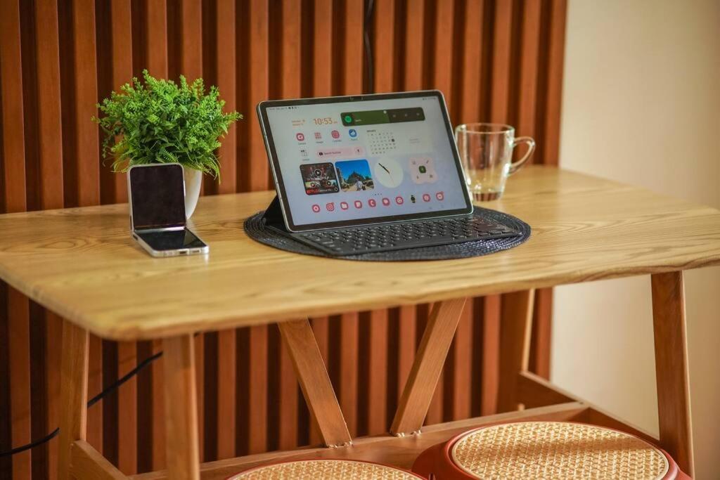 Cozy Loftbed Wi-Fi & Netflix Along Ligao Natl Road Unit 309 Apartment Ngoại thất bức ảnh