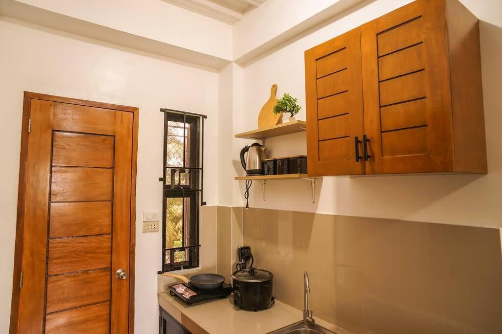 Cozy Loftbed Wi-Fi & Netflix Along Ligao Natl Road Unit 309 Apartment Ngoại thất bức ảnh