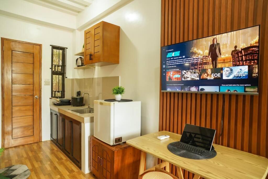 Cozy Loftbed Wi-Fi & Netflix Along Ligao Natl Road Unit 309 Apartment Ngoại thất bức ảnh