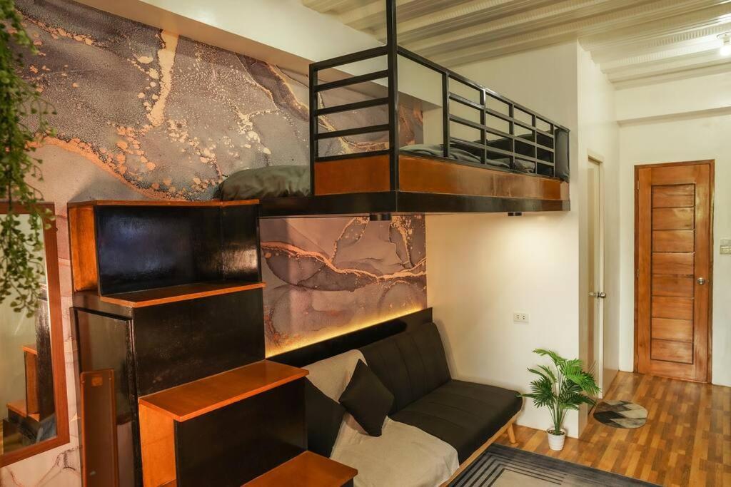 Cozy Loftbed Wi-Fi & Netflix Along Ligao Natl Road Unit 309 Apartment Ngoại thất bức ảnh