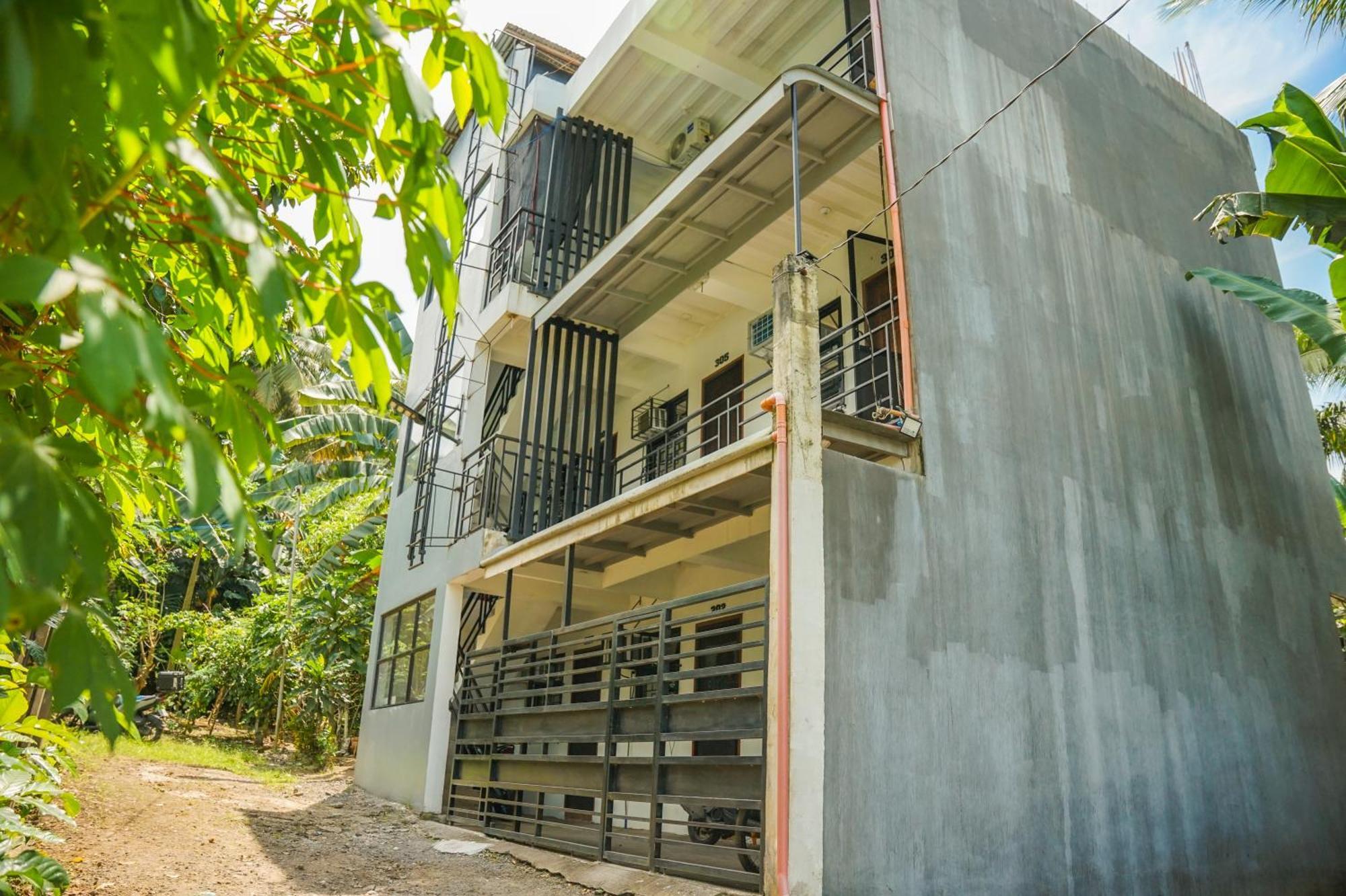 Cozy Loftbed Wi-Fi & Netflix Along Ligao Natl Road Unit 309 Apartment Ngoại thất bức ảnh