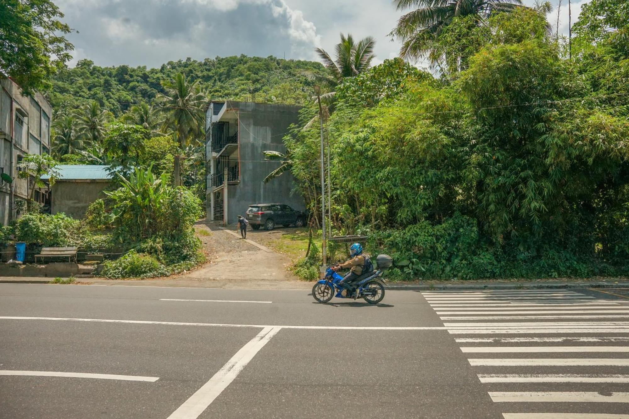 Cozy Loftbed Wi-Fi & Netflix Along Ligao Natl Road Unit 309 Apartment Ngoại thất bức ảnh